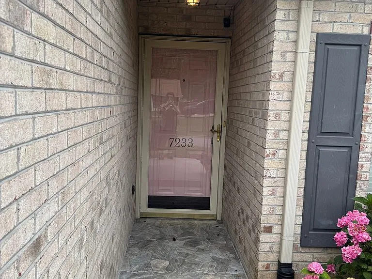 7233 Sorrenta Rd — Photo 4