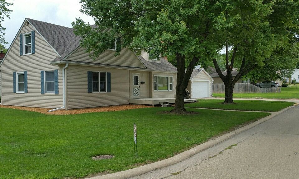 2nd image of 1704 Fulton St
