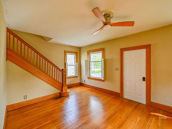 4th image of 120 Maplewood Dr