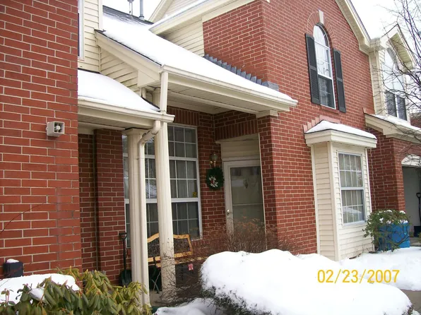 626 Smithfield Rd APT 804, North Providence, RI 02904