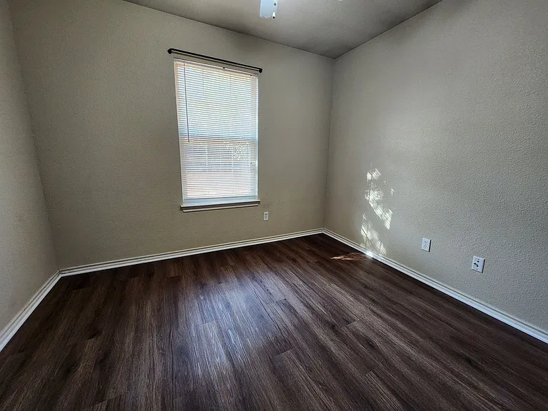 1146 Misty Acres Dr — Photo 10