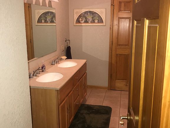 5th image of 1706 Beaumont Ave N