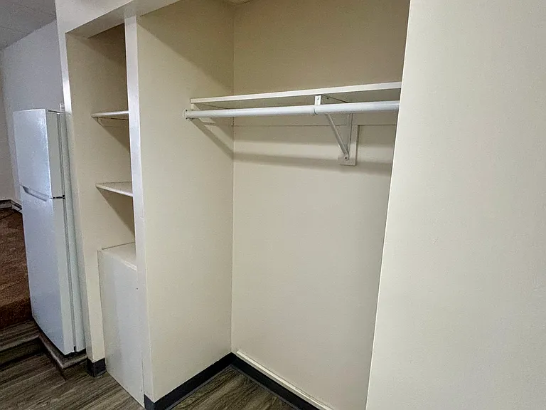 Sunrise Efficiency Apartments — Photo 5