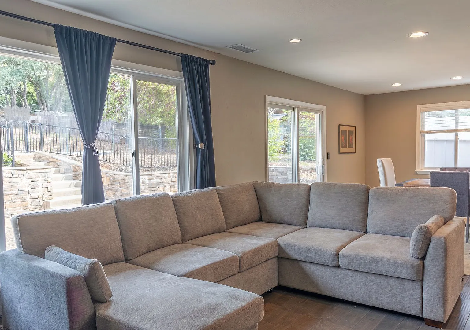 4 Bedroom 3 bath Home with Pool in Grass Valley — Photo 3