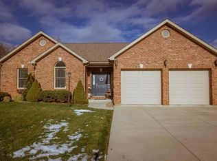 110 Heathcliffe Dr, Monaca, PA 15061