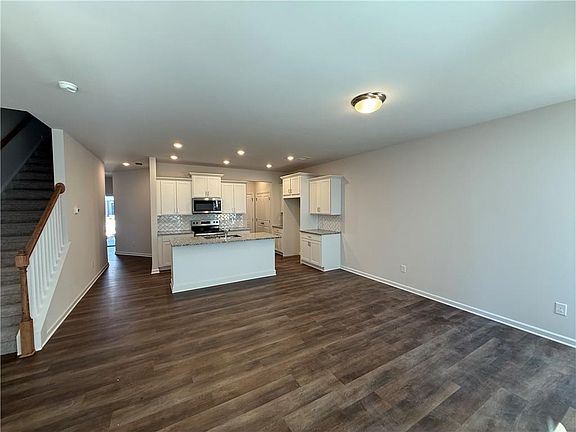 5th image of 5151 Longview Run