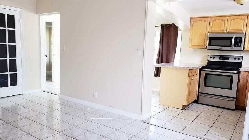 1st image of 317 NE 13th Ave