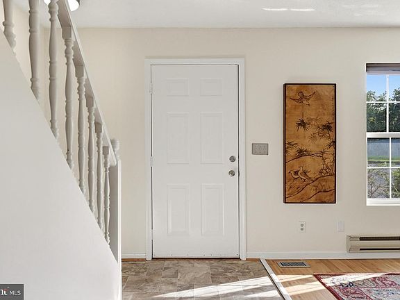 4th image of 200 Freeton Ct