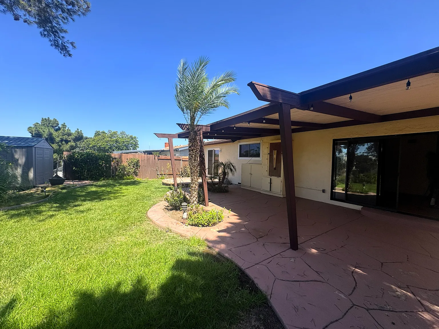 4 bed, 1798 sqft, $4,860 — Photo 2