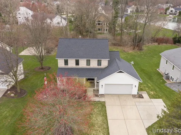 7855 Meadowood Dr, Hudsonville, MI 49426