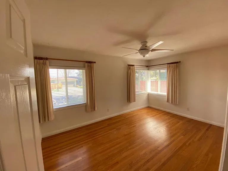 5354 E Falls View Dr — Photo 4