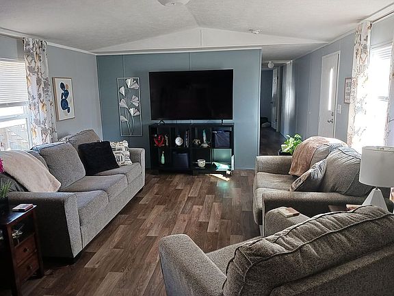 3rd image of 615 Wide Oak Pvt Dr