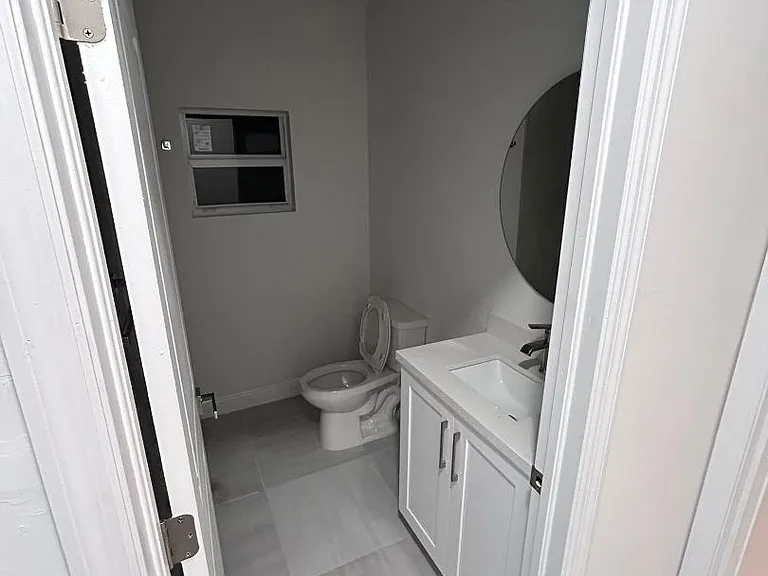 Unit Photo