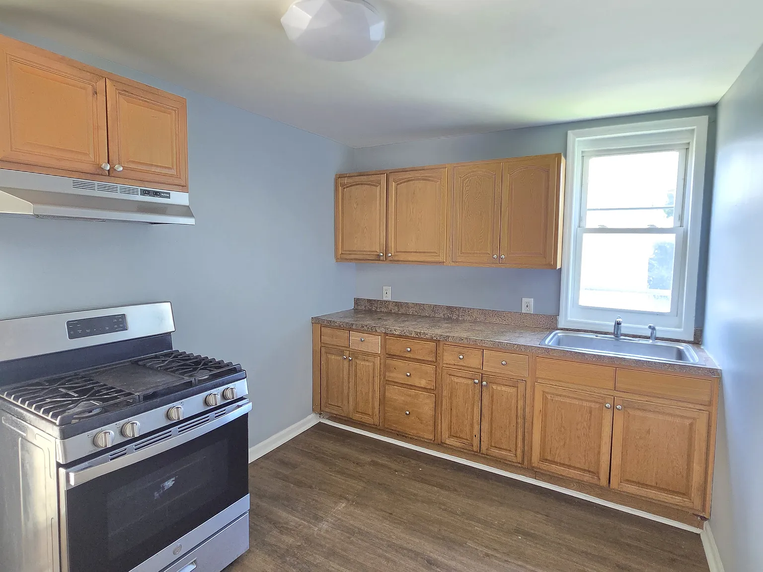 16 Amity St — Photo 3