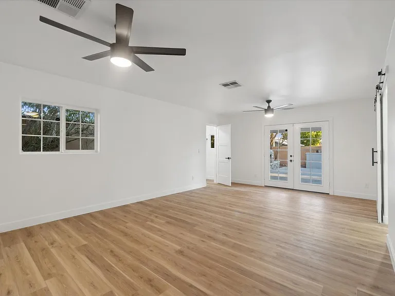 8525 E Clarendon Ave — Photo 11
