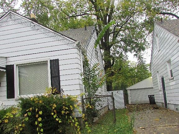 3rd image of 15834 Westbrook St