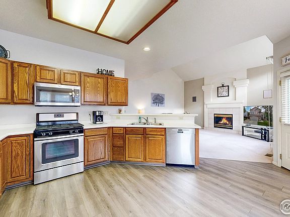 5th image of 618 Silver Star Ct