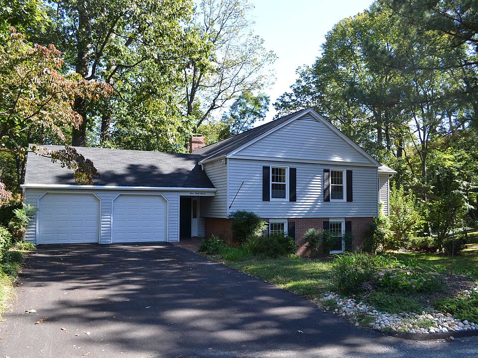 1st image of 447 Fairlane Ct