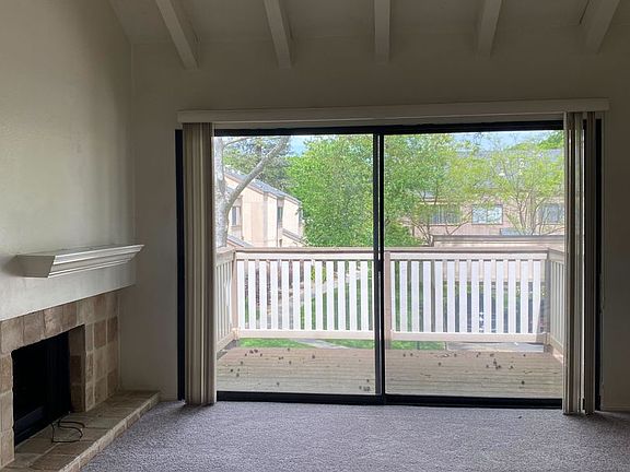 3rd image of 545 Woodside Oaks