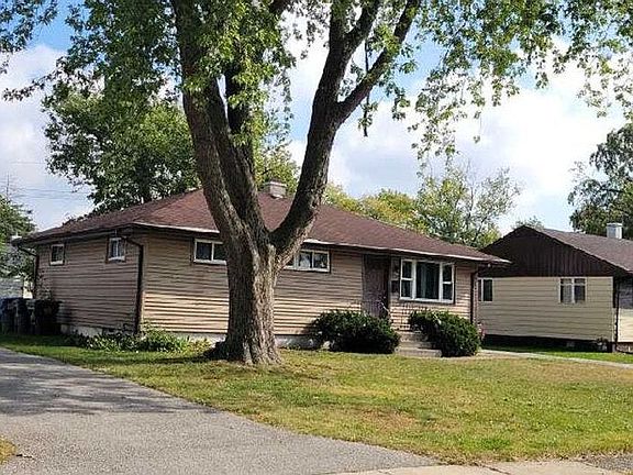 3rd image of 15427 Cherry St