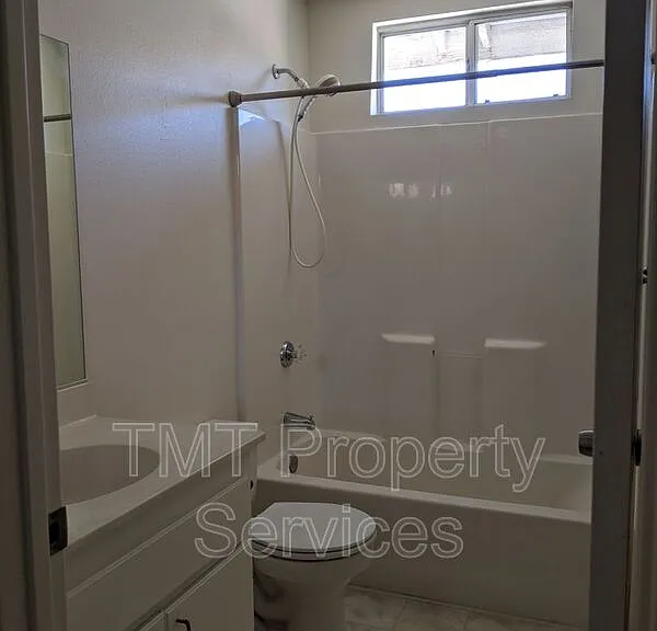 2537 Brunswick Dr — Photo 7