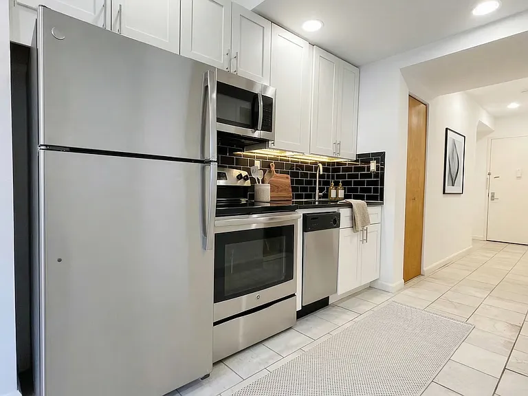 1473 Amsterdam Ave #3C — Photo 4