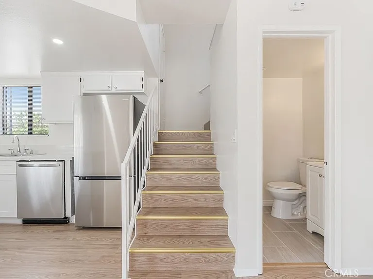 1129 Linden Ave #1 — Photo 17