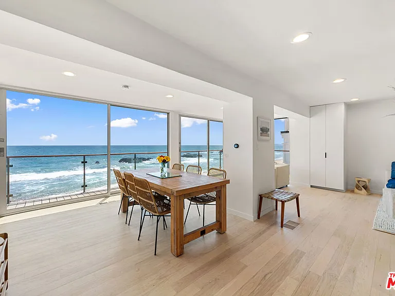 24928 Malibu Rd — Photo 36