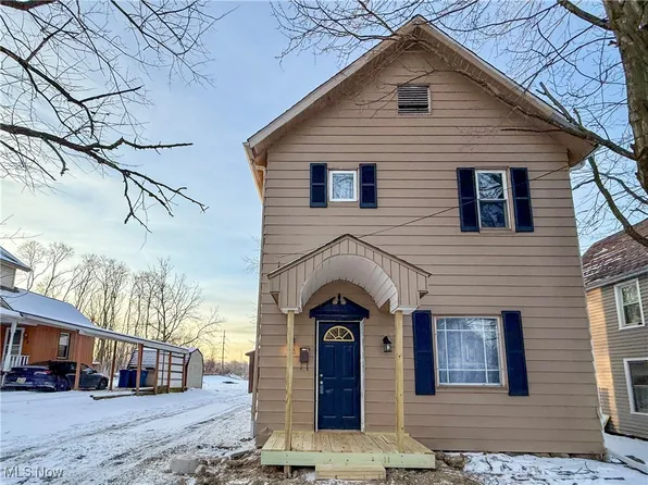 23 Henry St, Hubbard, OH 44425