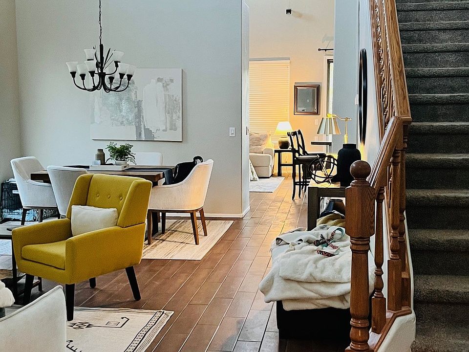 Entryway to Formal Living & Dining