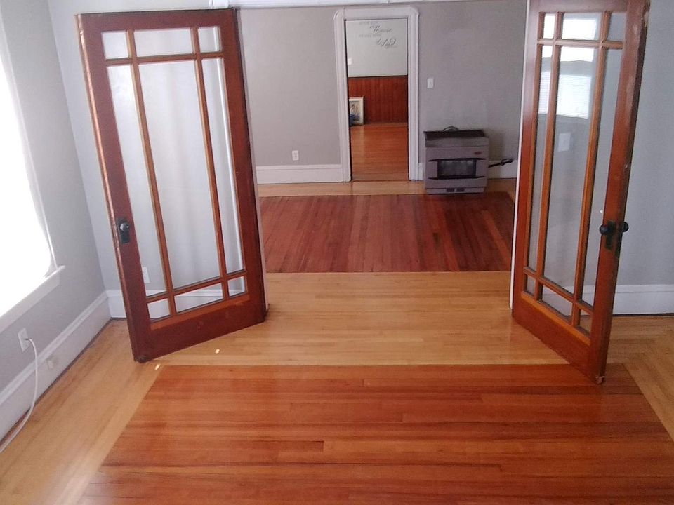 2nd Living Room - French doors