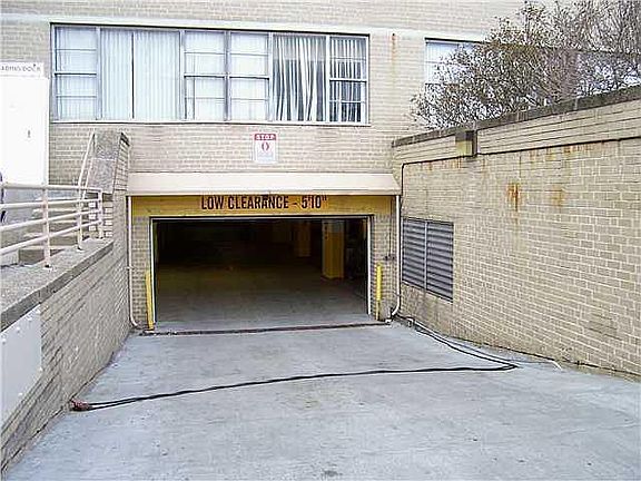 3rd image of 1620 E Broad St APT 505