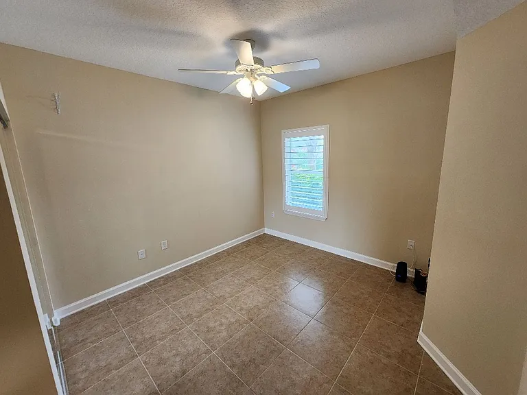 468 Bouchelle Dr #127 — Photo 10