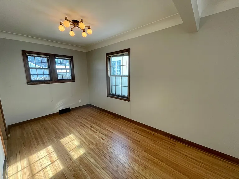 1933 Arthur St NE — Photo 8