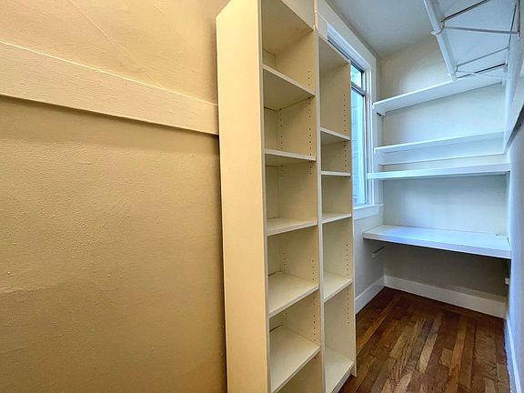 5th image of 3870 Sacramento St #4