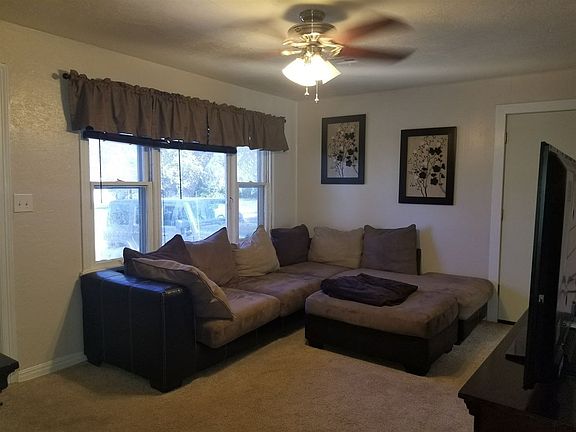 2nd image of 2529 Everitt Dr