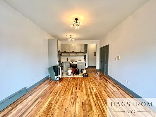 Rented by Hagstrom Management Inc | media 10