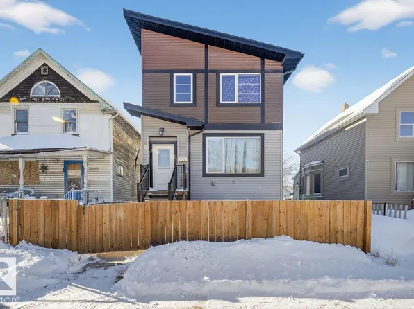 11616 82nd St NW #2, Edmonton, AB T5B 2V8