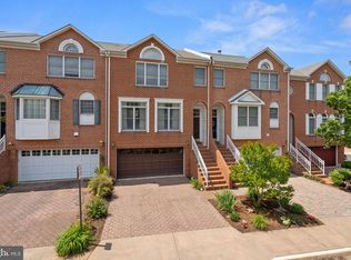 8107 Madrillon Ct, Vienna, VA 22182