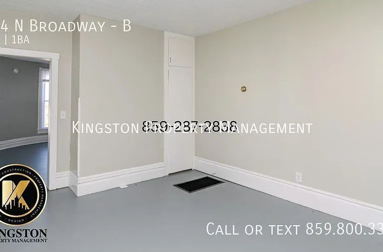 544 N Broadway St #B — Photo 11