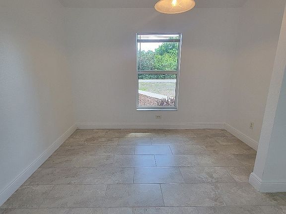 5th image of 355 Paddock St