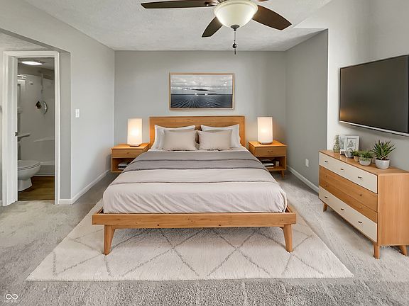 4th image of 1066 Laura Dr