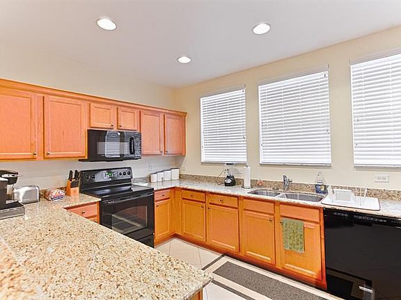 2nd image of 660 Amador Ln Unit 4