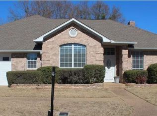 1221 W Rieck Rd, Tyler, TX 75703