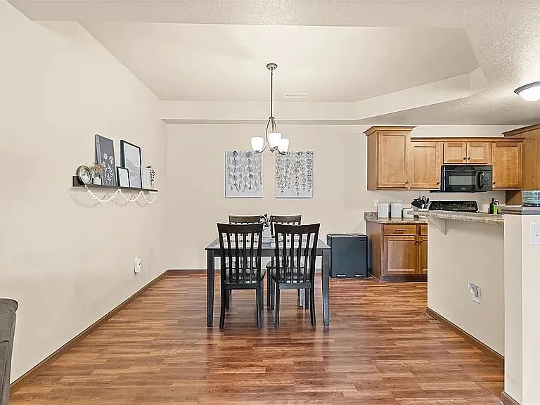 1635 Burr Dr — Photo 10