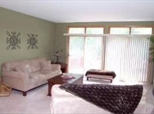 10945 Deblin Ln, Oak Lawn, IL 60453