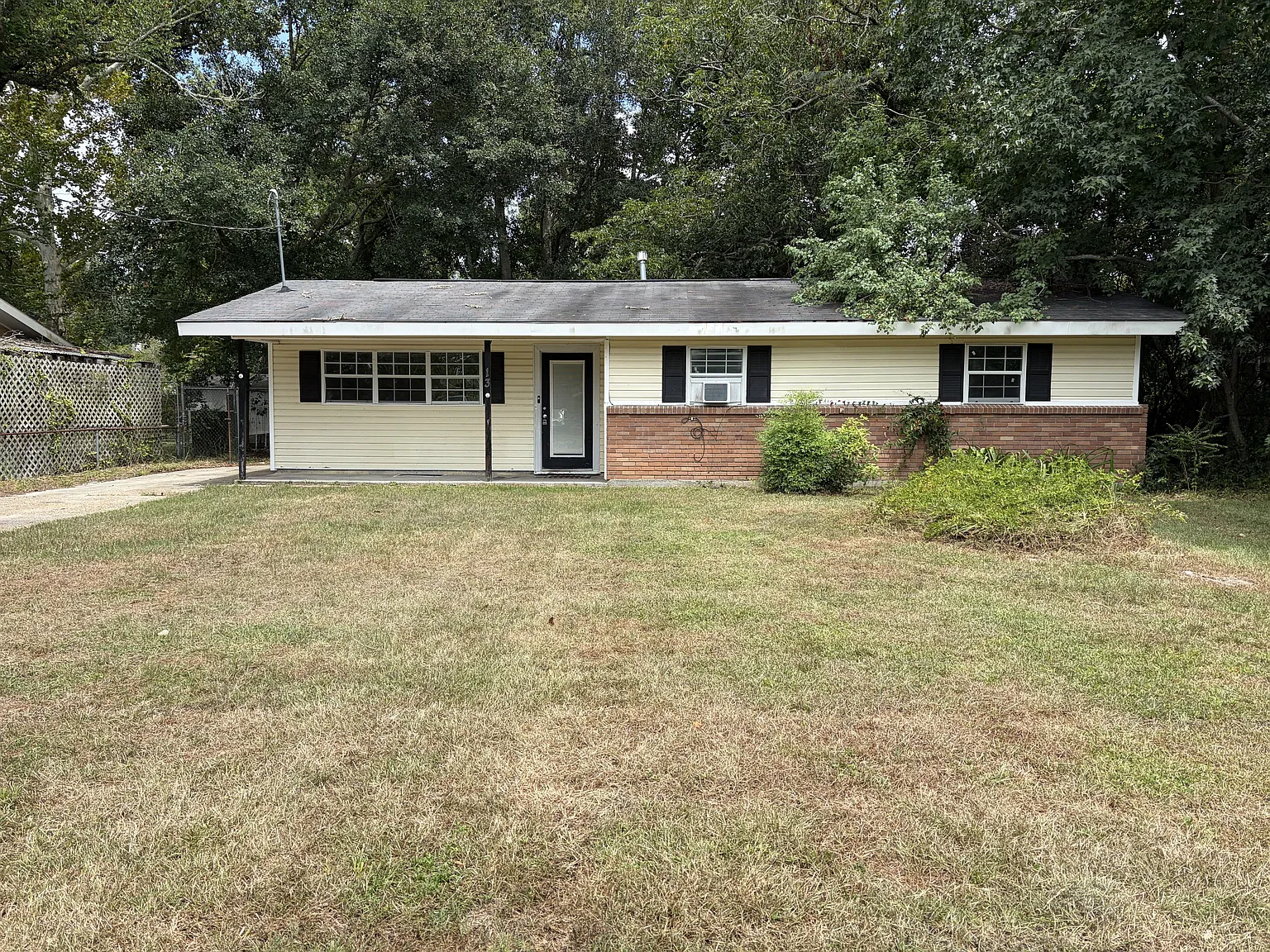 3 bed, 1366 sqft, $1,495 — Photo 1
