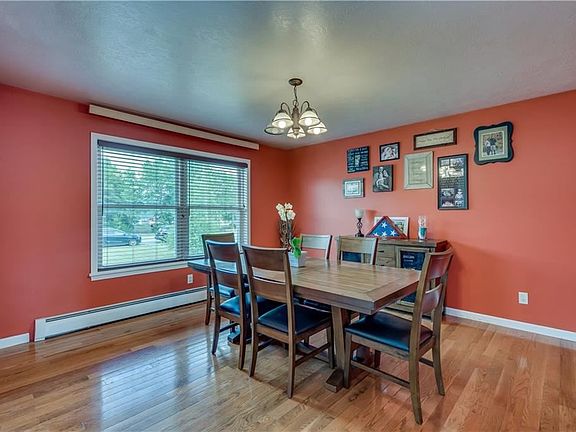 3rd image of 23830 Woodland Dr