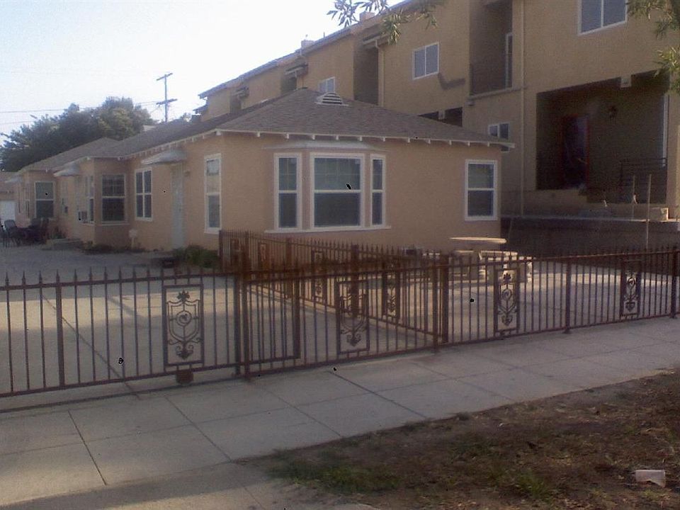 1st image of 14226 Gilmore St