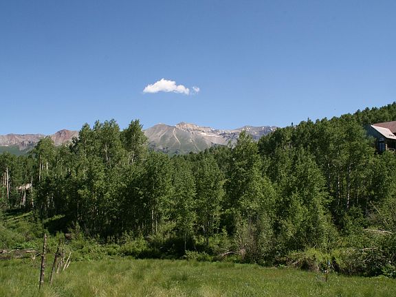 4th image of 931 Wapiti Rd
